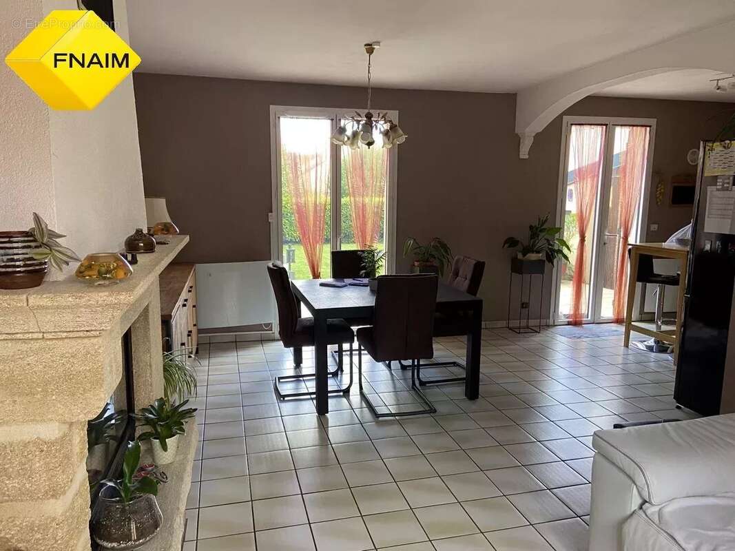 Maison à SAULX-LES-CHARTREUX