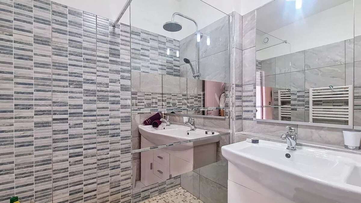 Appartement à VILLENEUVE-LOUBET