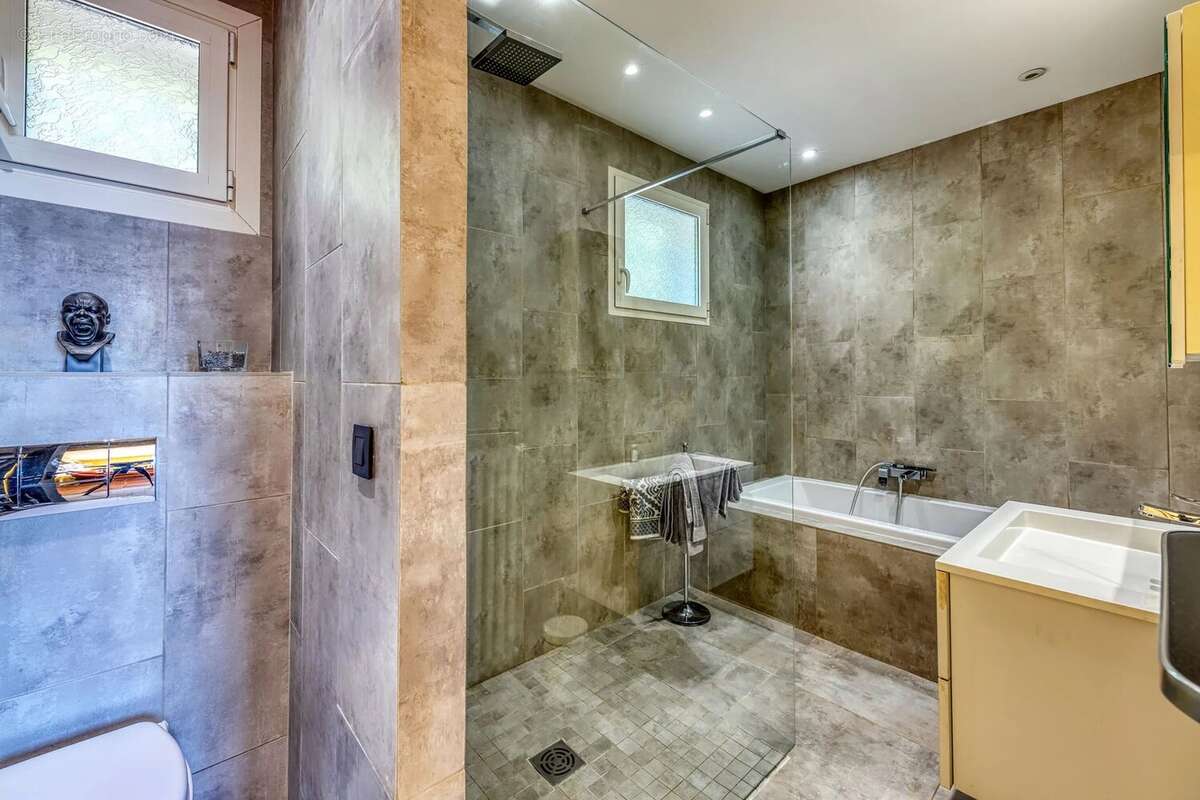 Maison à THEOULE-SUR-MER