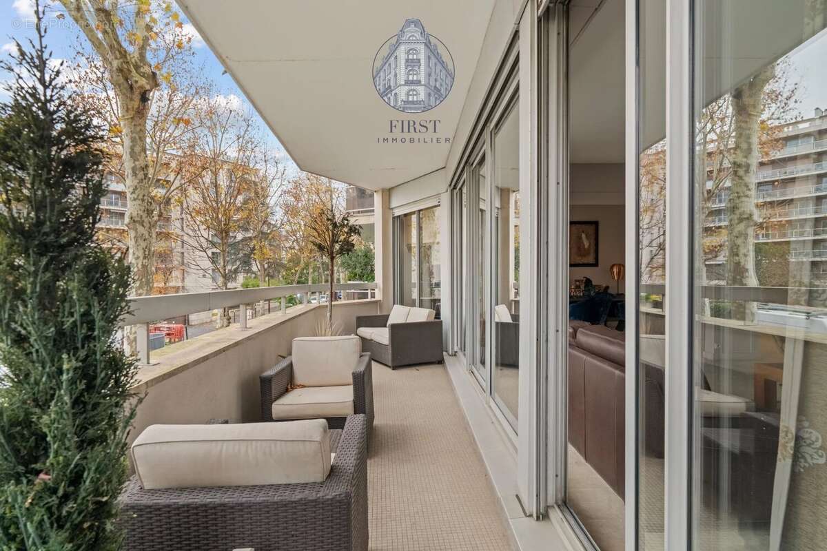 Appartement à NEUILLY-SUR-SEINE