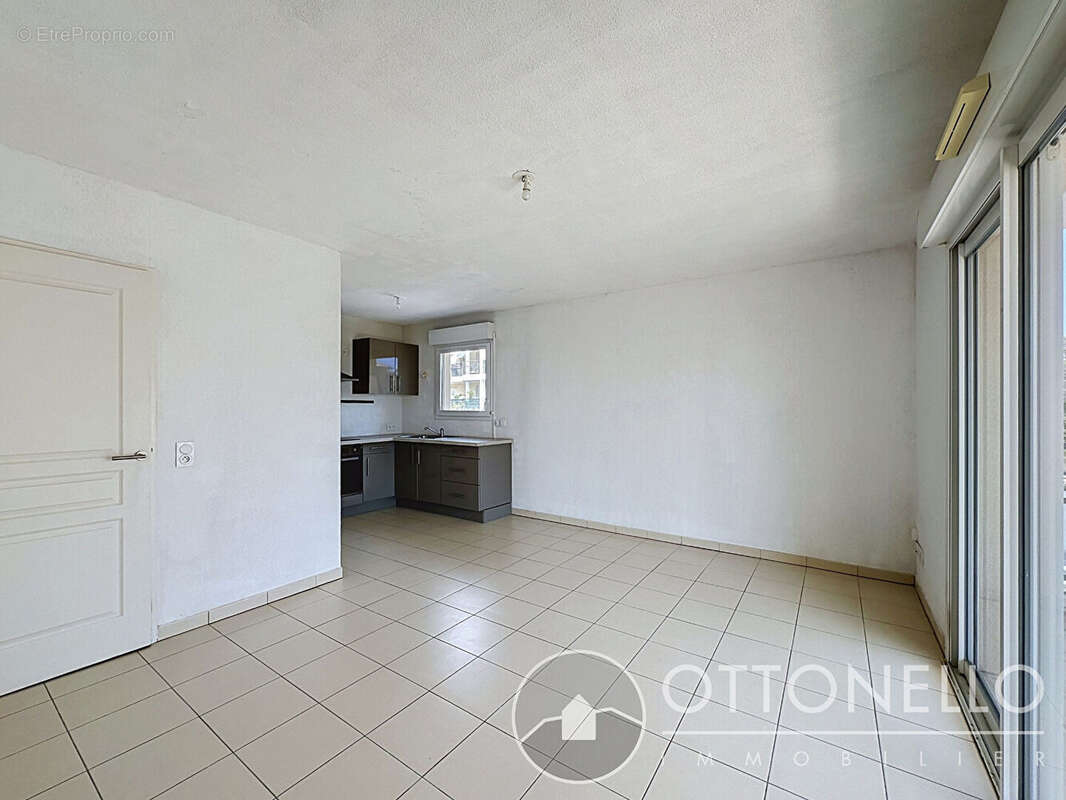 Appartement Roquebrune Sur Argens 2 pièces 48.44 m2 avec terrasse, balcon et 2 parkings - photo 5