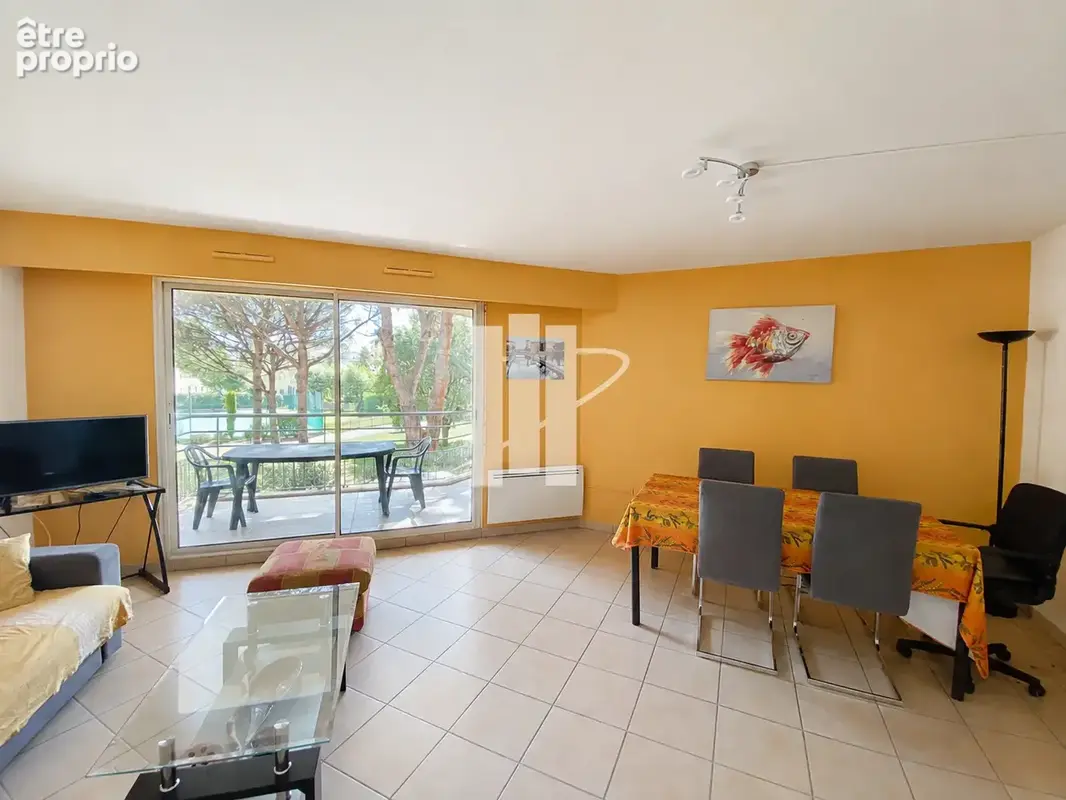 Frejus - Appartement 3 pièces de 80 m2 avec terrasse, piscine, tennis, cave et parkings - photo 3