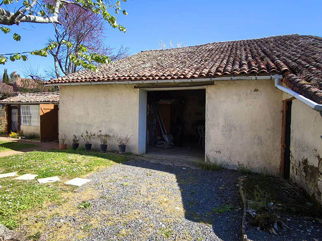 Maison à CHAMPAGNE-LE-SEC