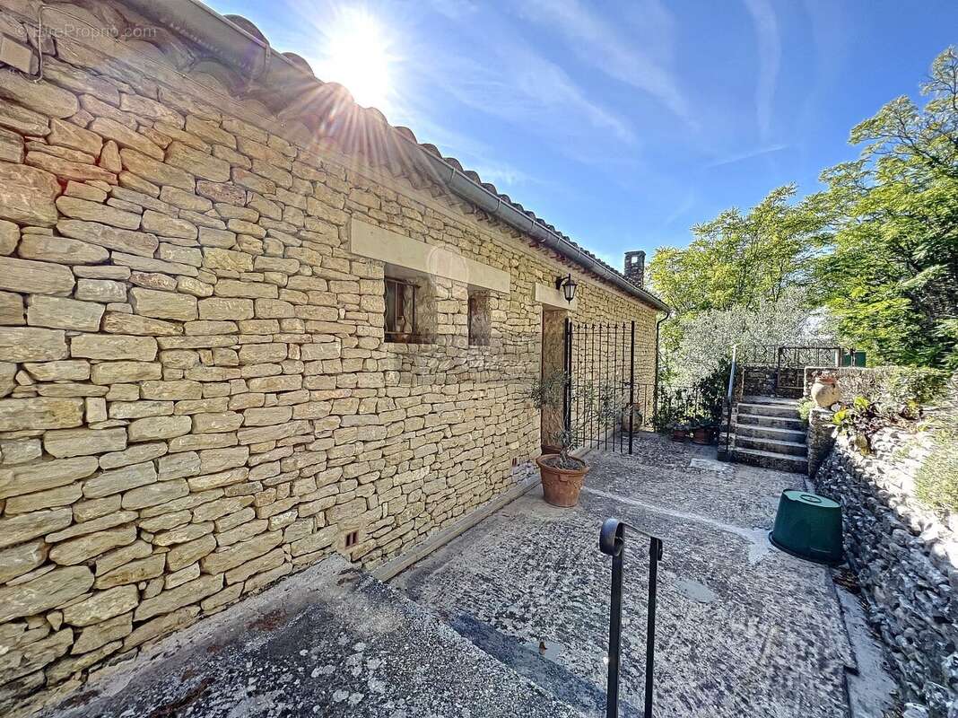 Maison à GORDES
