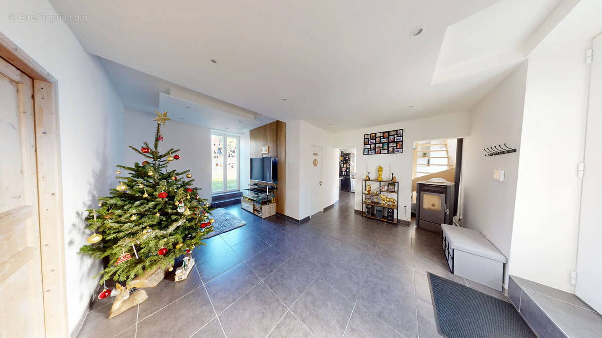 Appartement à BRIE-ET-ANGONNES