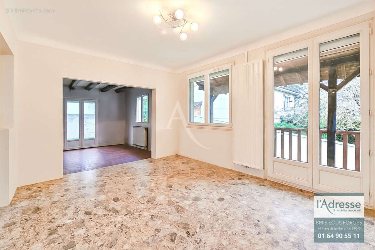 Maison à VAUGRIGNEUSE