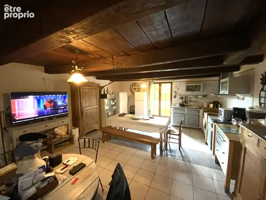 AUXY - Maison de village de 139 m² hab. (3 chambres) avec double garage et dépendance. - photo 5