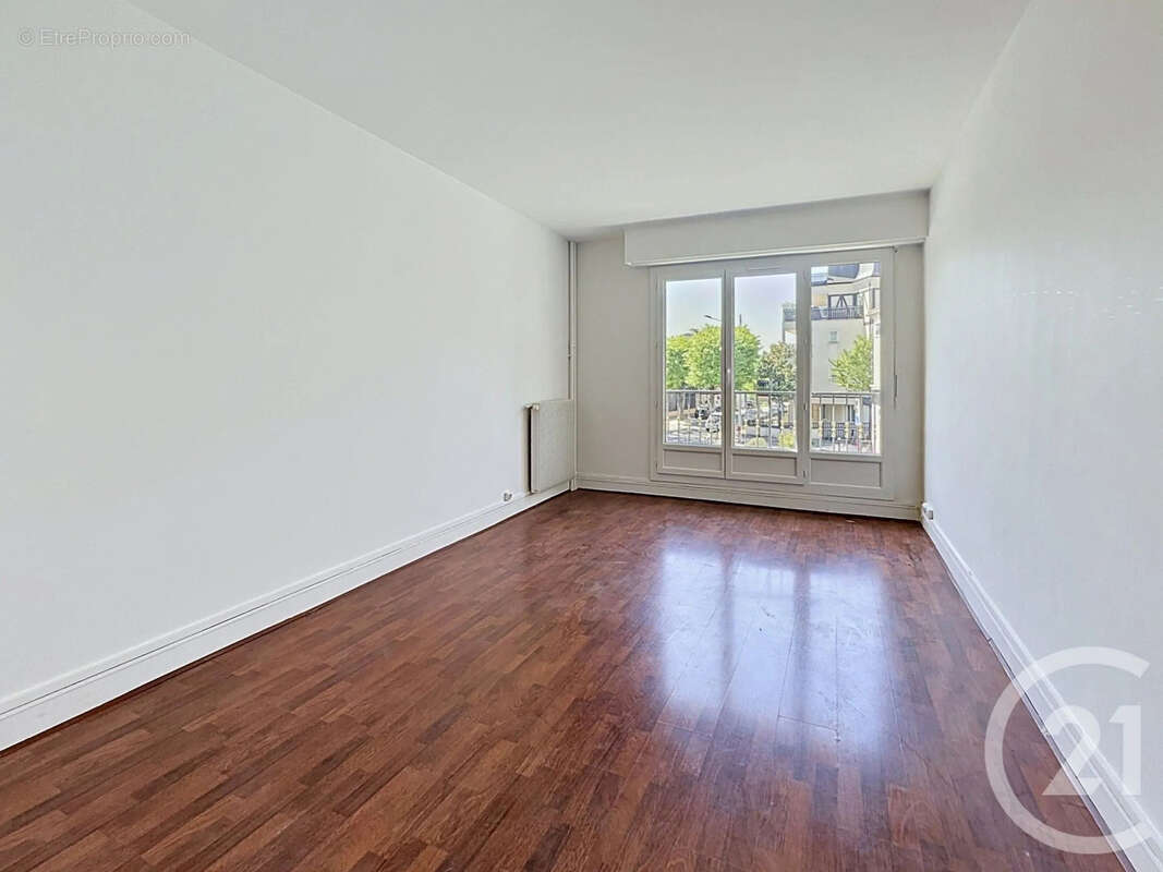 Appartement à SAINT-MAUR-DES-FOSSES