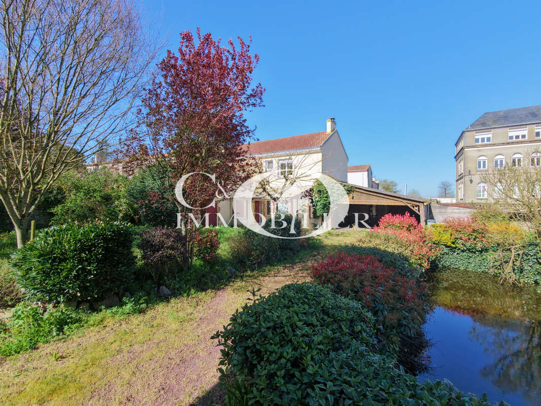 Maison à LEGE