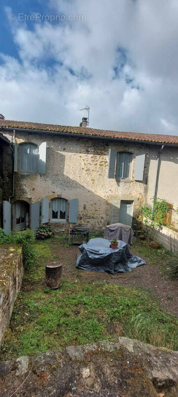 Maison à BRILLAC