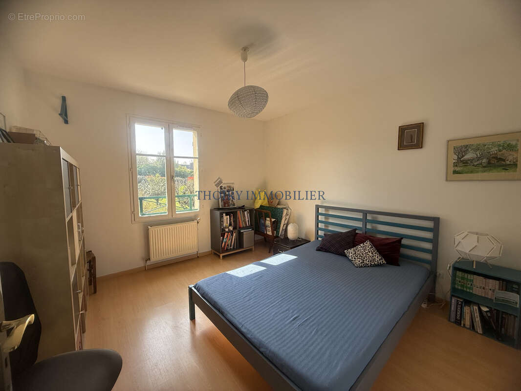 THOIRY. Maison traditionnelle de 127 m2 habitables sur 530 m2 de terrain - photo 7