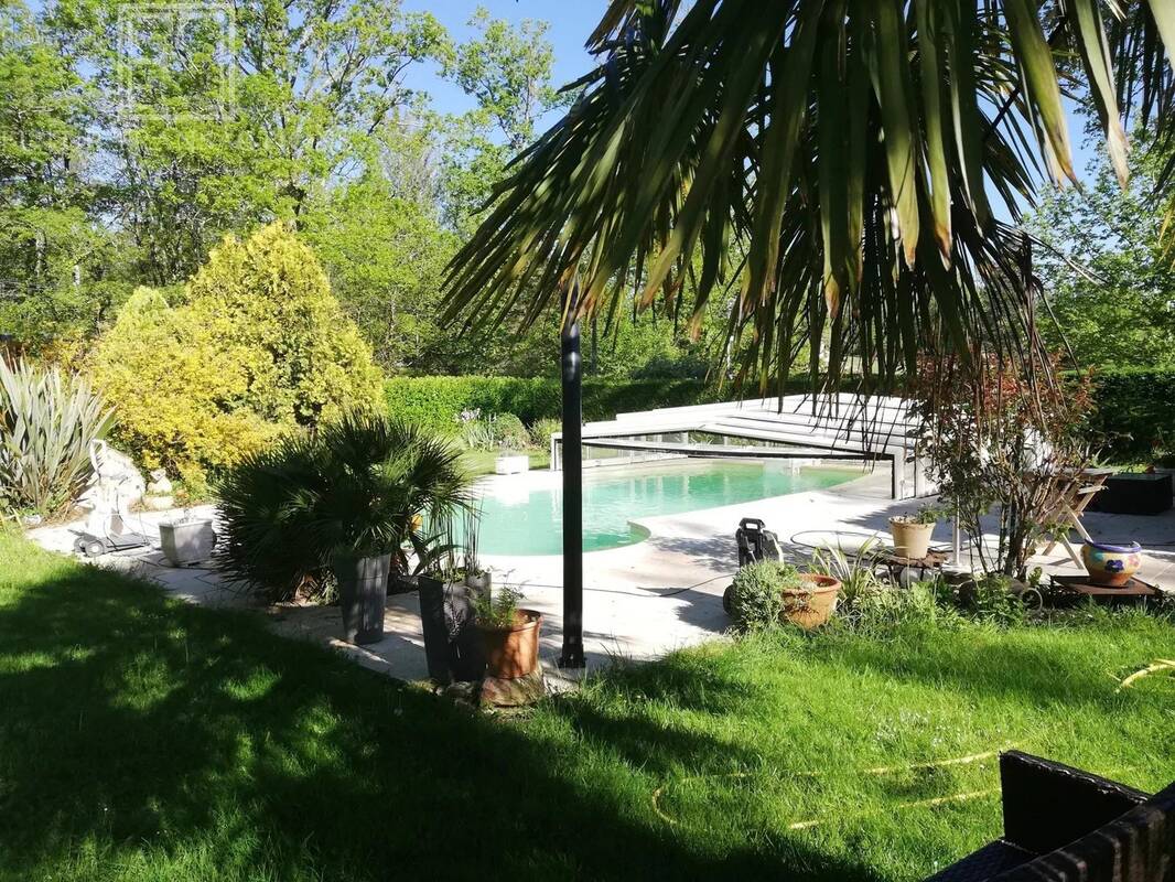 Maison à SAINT-ESTEPHE