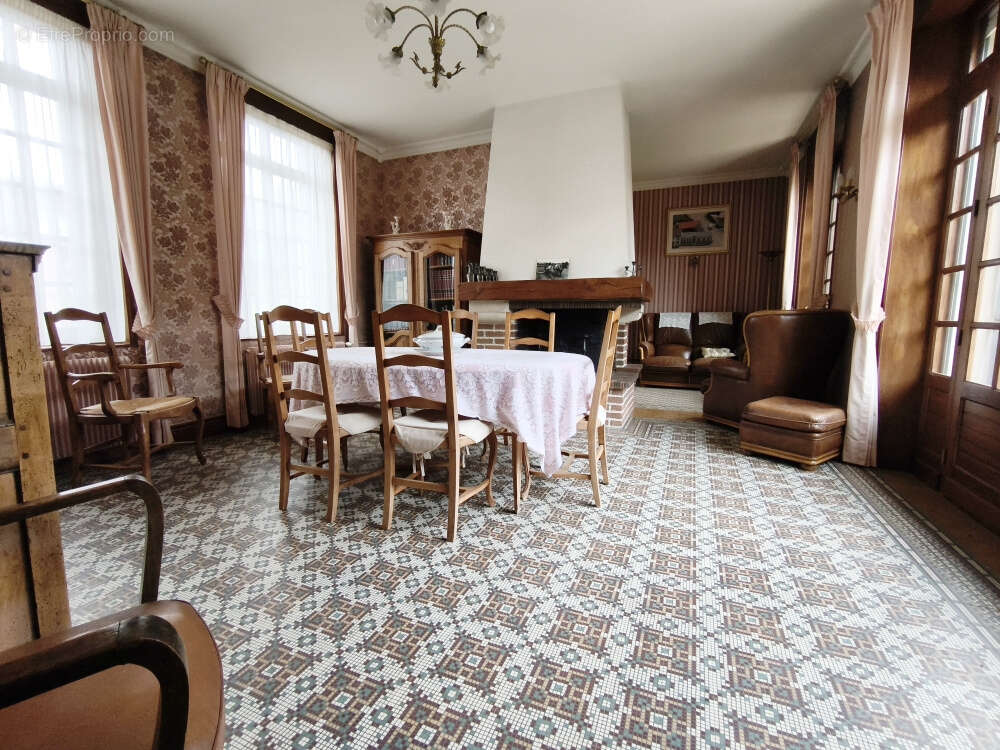 Maison à AVESNES-LE-COMTE