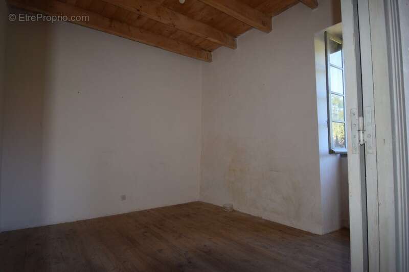 Maison à SAINT-MARTIN-LABOUVAL