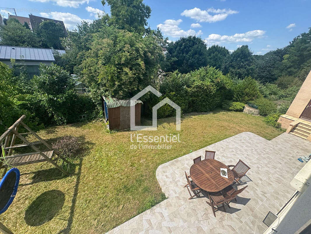 Maison à VERNEUIL-SUR-SEINE