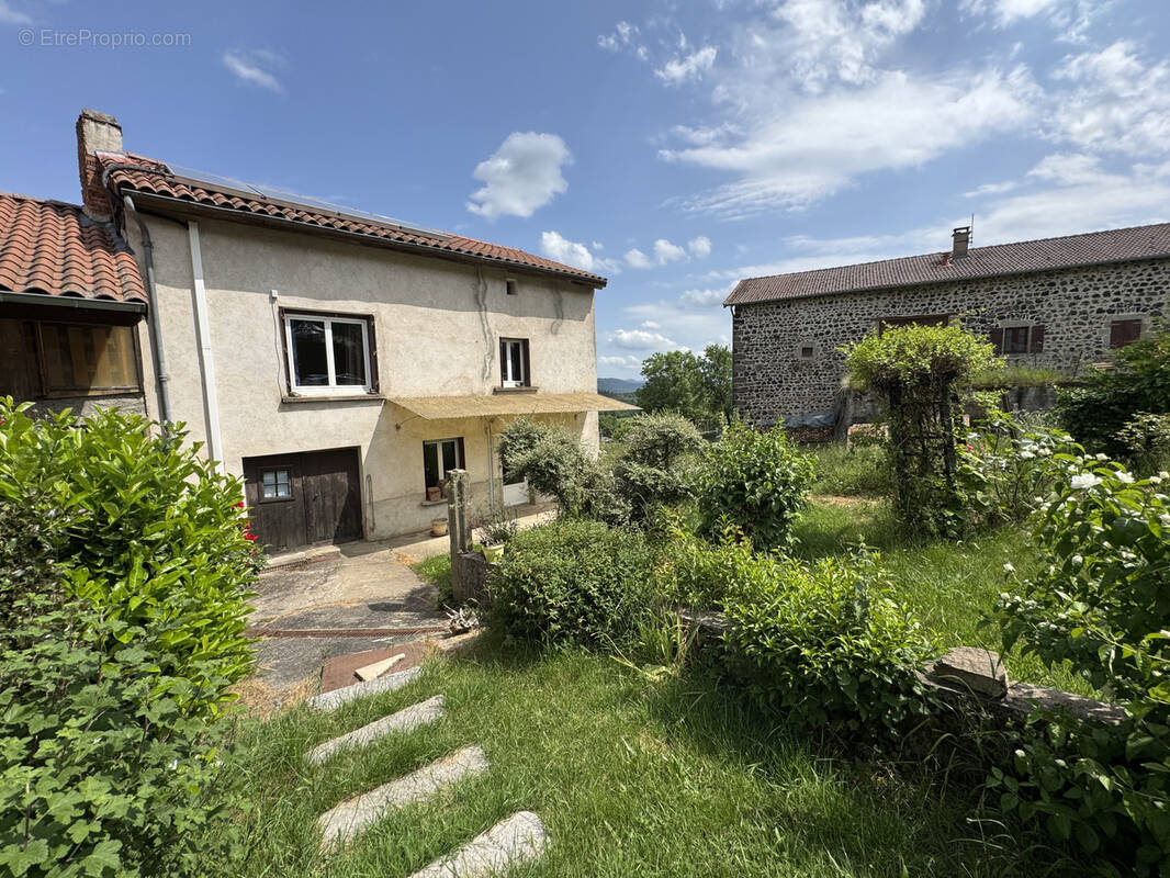 Maison à ROCHE-EN-REGNIER