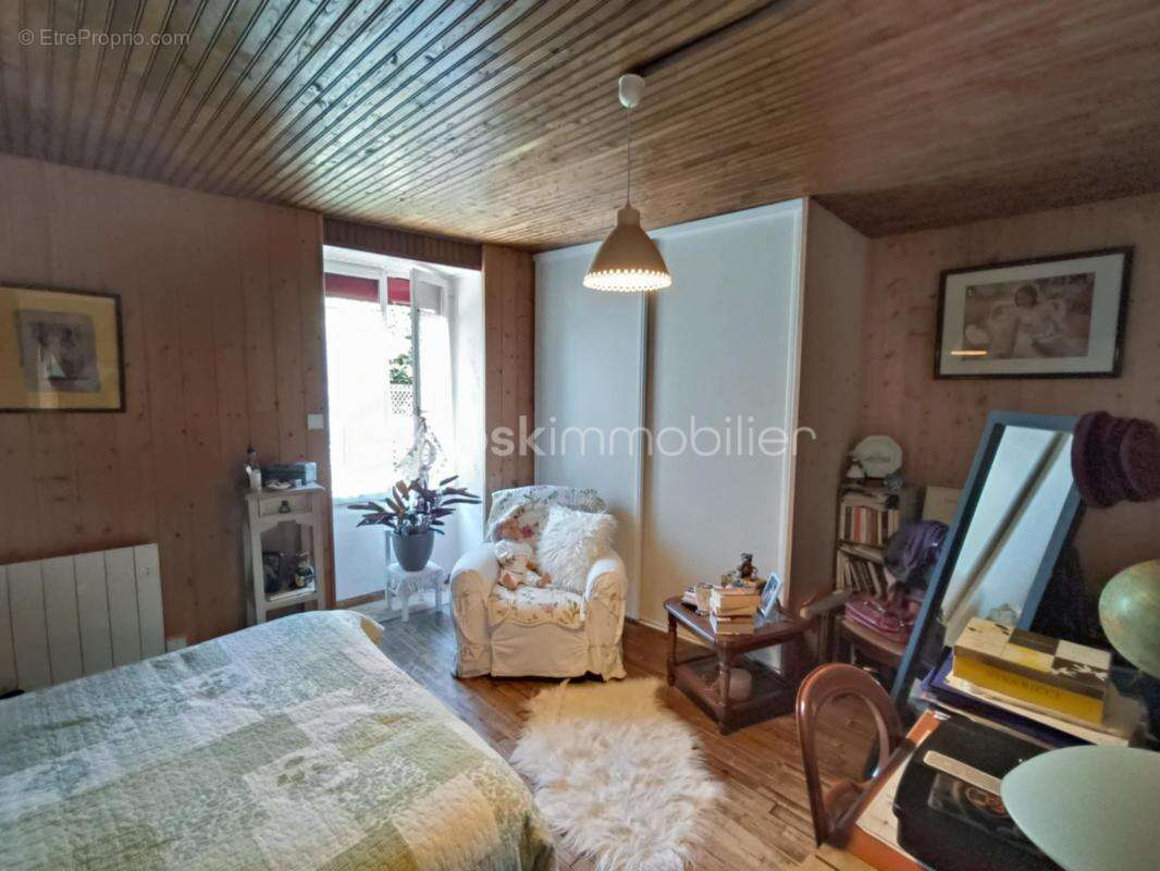 Vends Maison de 81 m2, à 2 pas du Centre Ville de Belvès, avec Cour / Patio - photo 6
