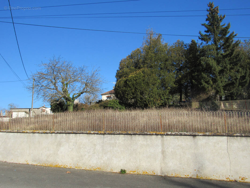 Terrain à SAINT-CALAIS