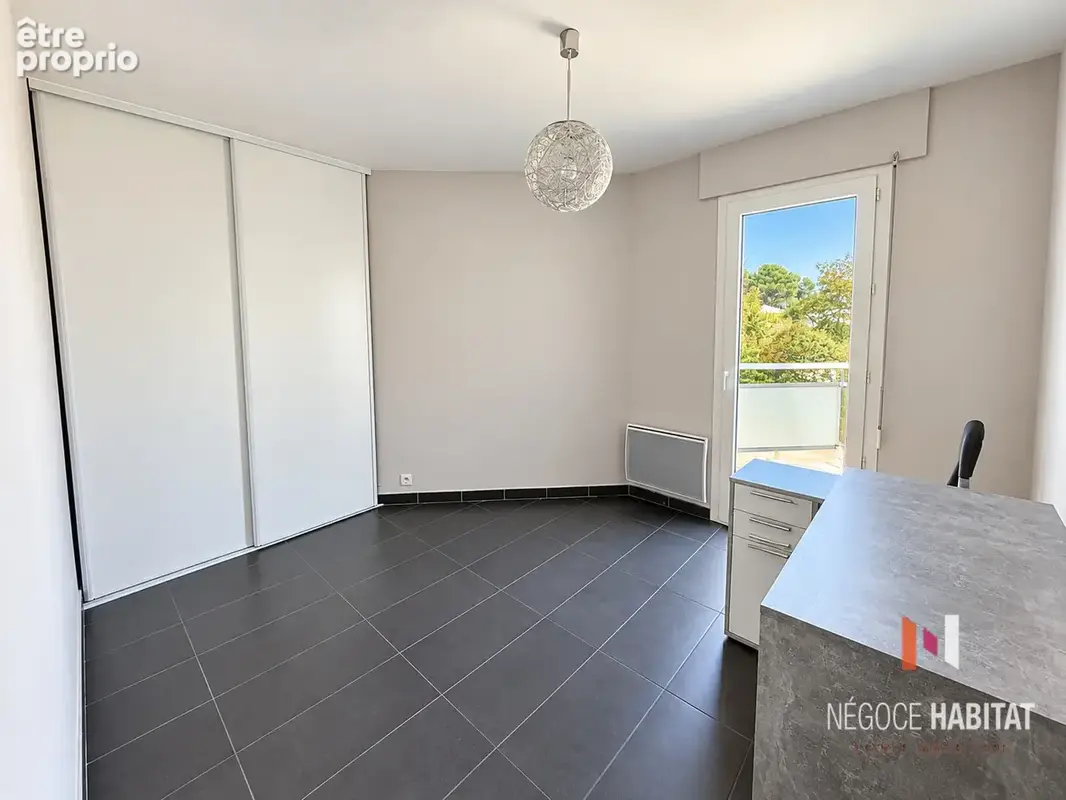 Appartement T5 85 m2 avec terrasse, garage et parking - photo 9