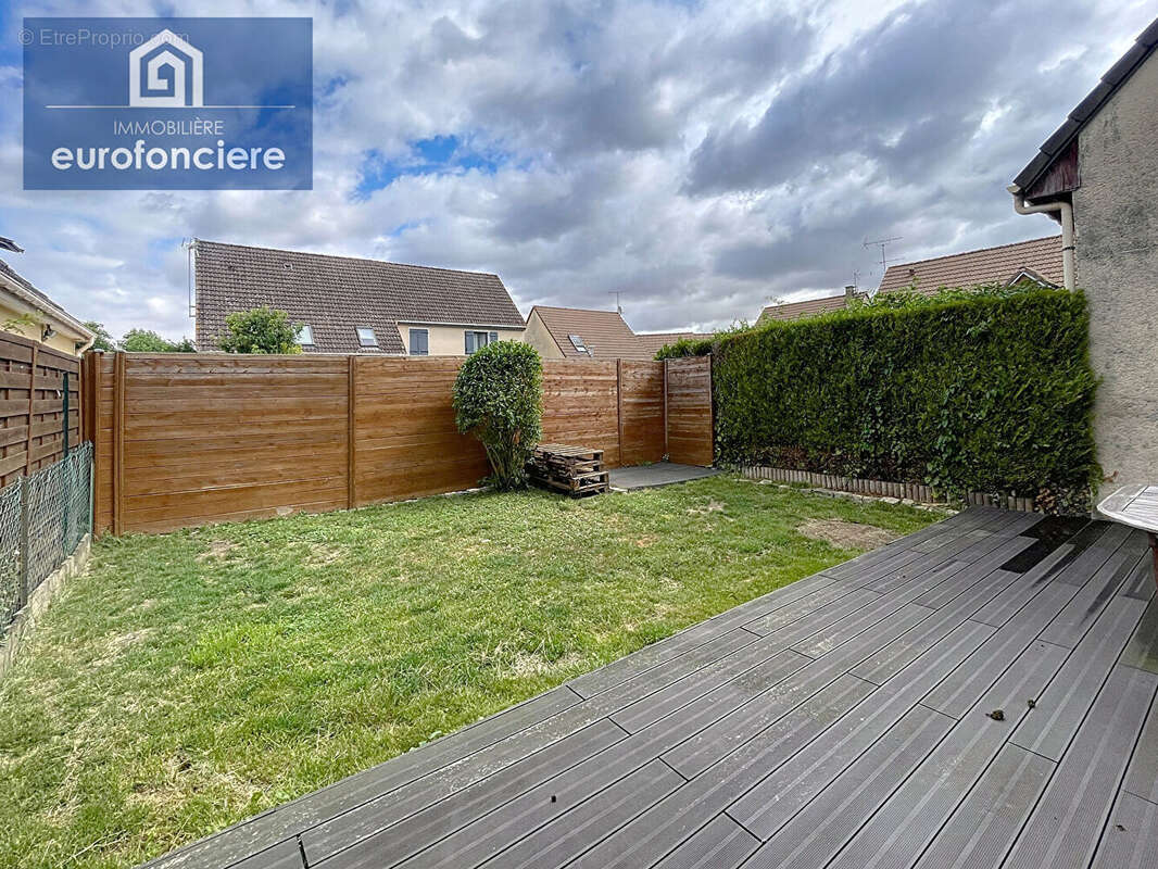 Maison à SAINT-JULIEN-LES-VILLAS