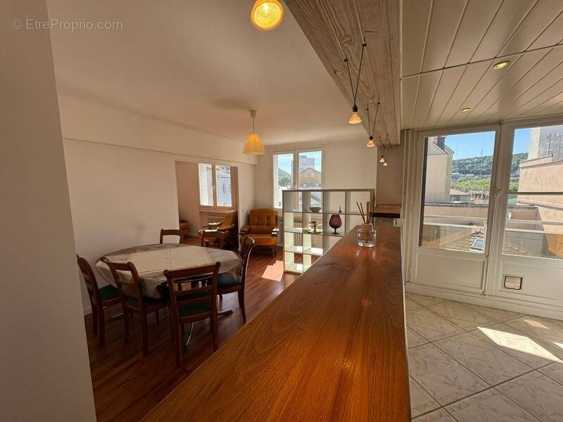 Appartement à SAINT-ETIENNE