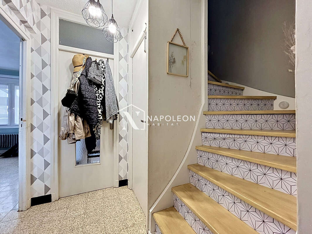 Maison à FAMARS