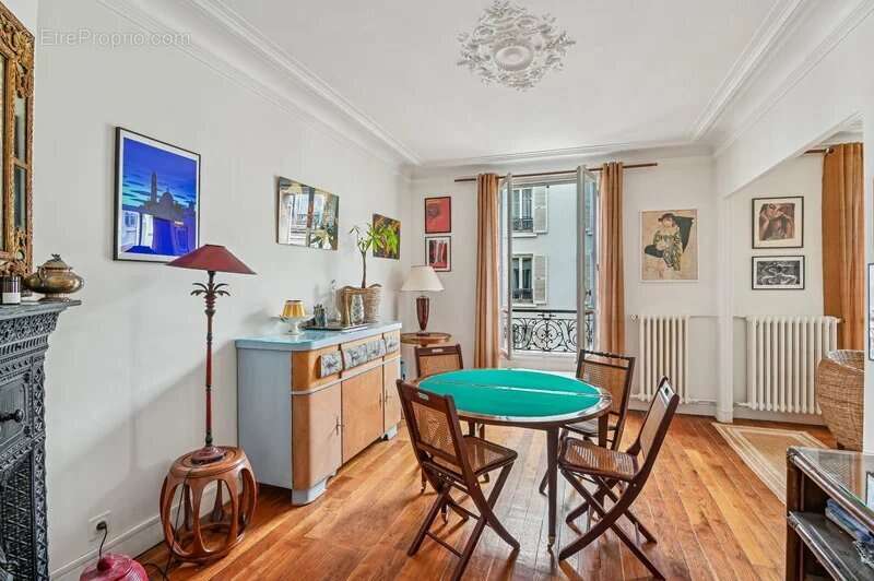 Appartement à NEUILLY-SUR-SEINE