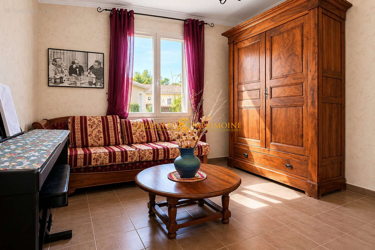 Maison à SAINT-YRIEIX-SUR-CHARENTE