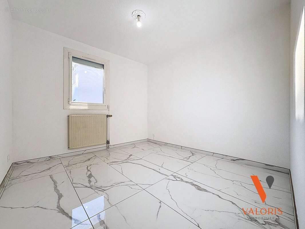 Appartement 80 m² à Echirolles  - photo 4