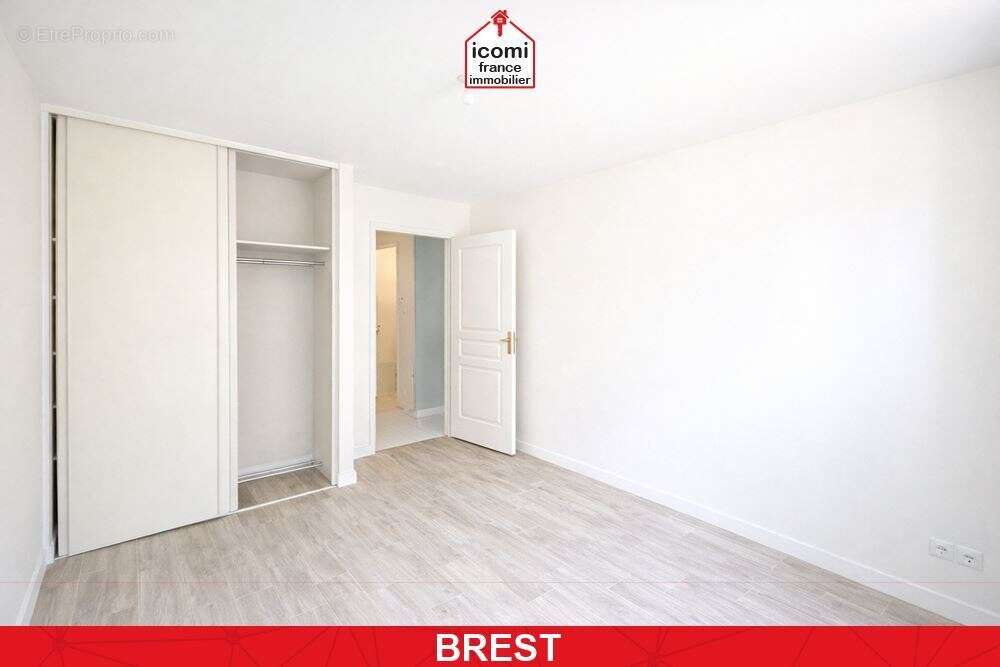 Finistere - brest (29200) - a vendre - appartement 42m² - 1 chambre - place de parking - bourg de lambezelec - ascenseur - photo 9