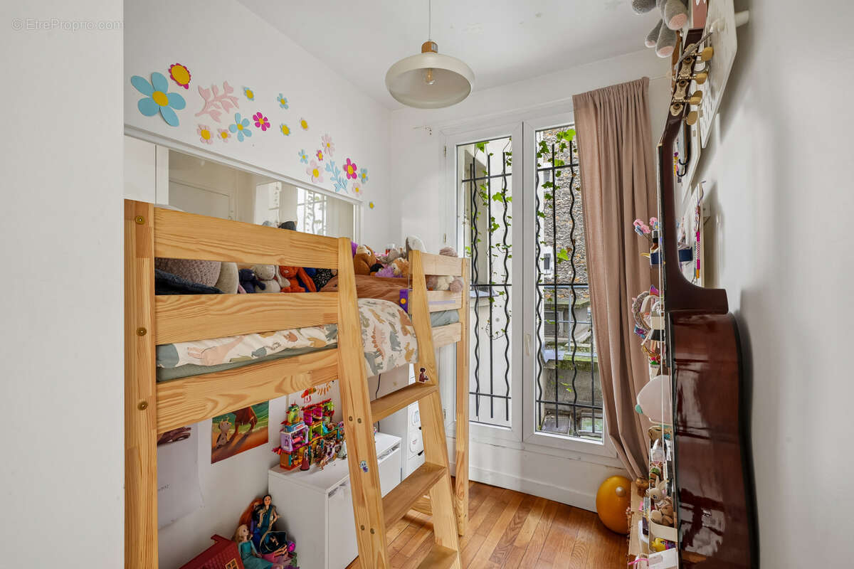 Appartement à PARIS-18E