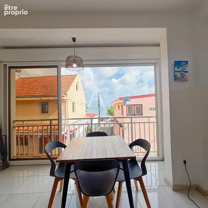 Appartement à SAINTE-LUCE