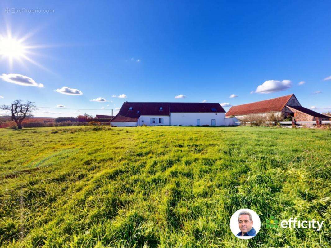 Maison à LAPEYROUSE