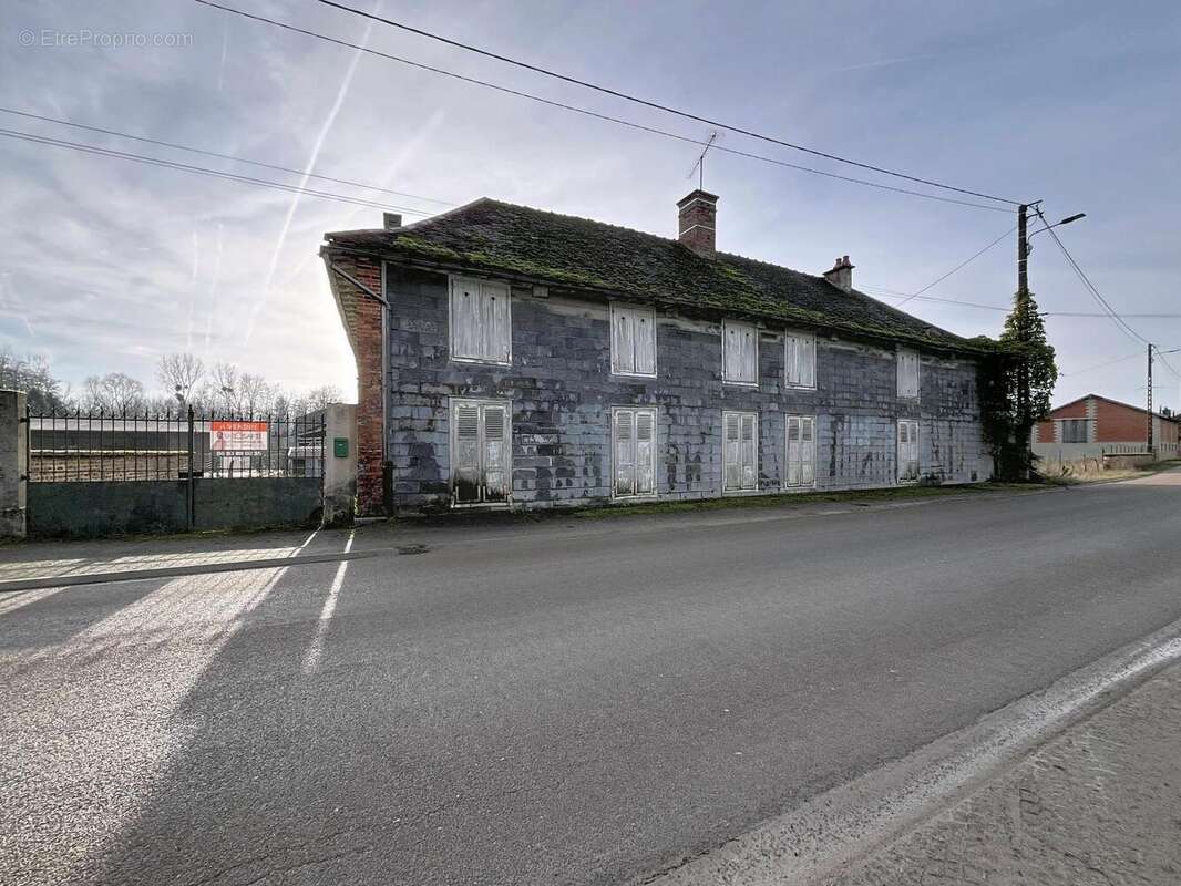 Photo 2 - Maison à DOMMARTIN-LE-COQ