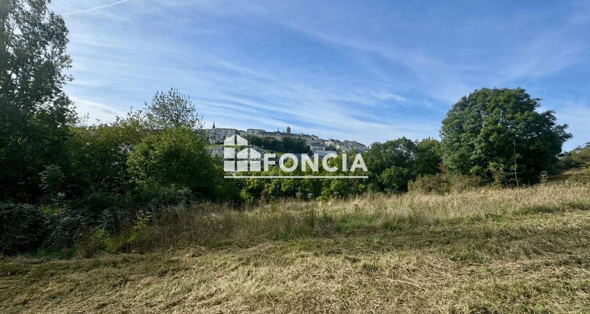 Terrain à LE MONASTERE