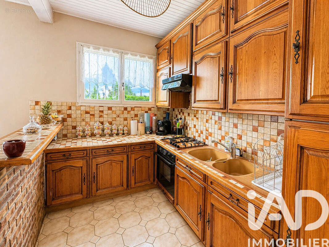 Maison 90 m² à Sainte-Genevieve-Des-Bois  - photo 3