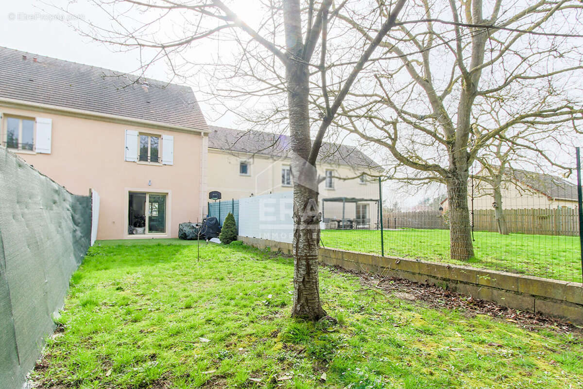 Appartement à SAULX-MARCHAIS