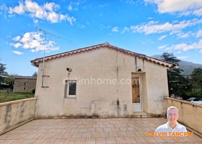 Appartement à SAINT-BRES