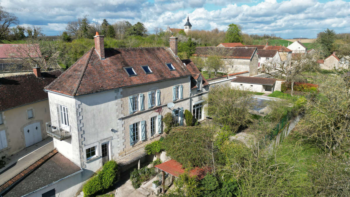 Maison à NOYERS
