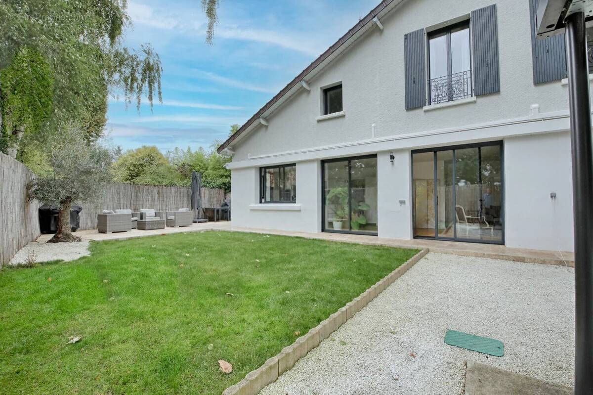 Maison à SAINT-MAUR-DES-FOSSES