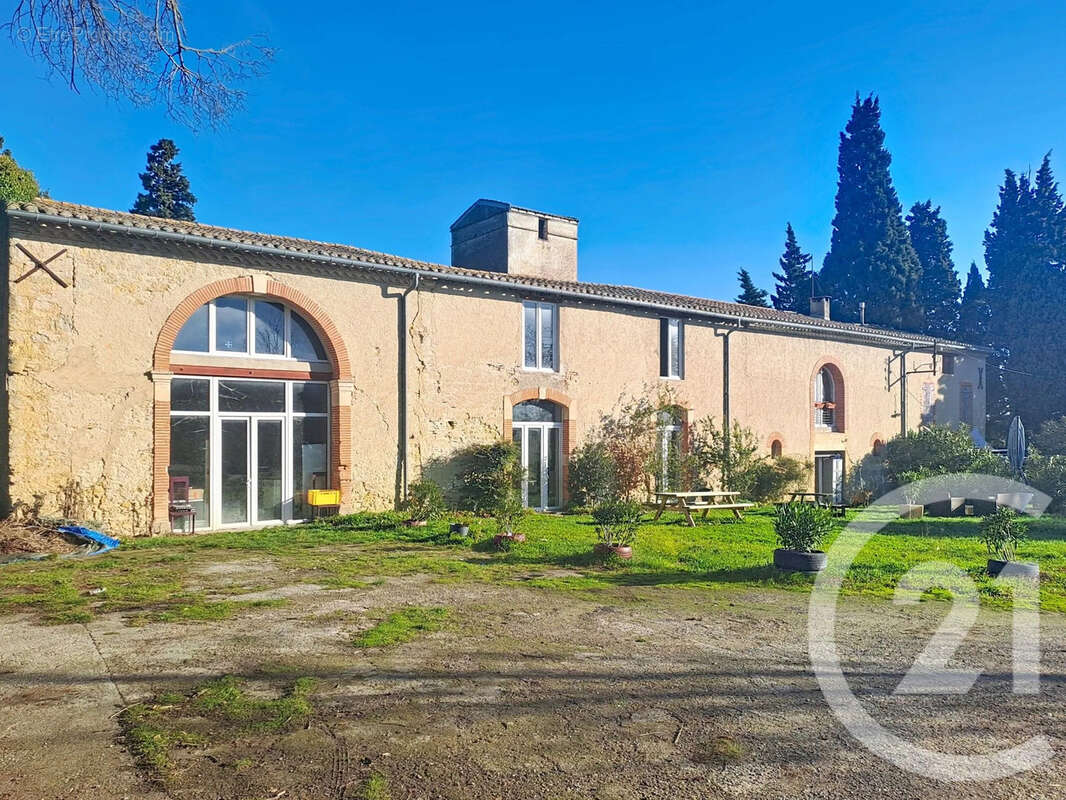 Maison à MAS-SAINTES-PUELLES