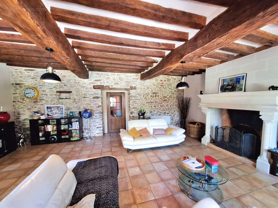 Longère de caractère avec 5 chambres - photo 7