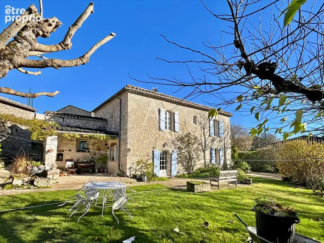 A VENDRE - Superbe maison en pierre avec dépendance et piscine - photo 4