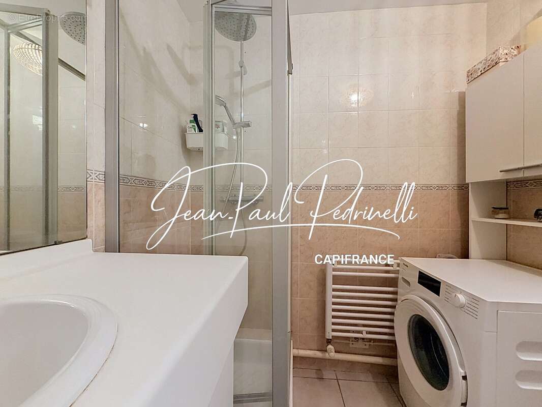Tassin-la-Demi-Lune - Appartement 2 pièces de 48 m² avec balcon, parking privatif et cave - résidence sécurisée récente - photo 19