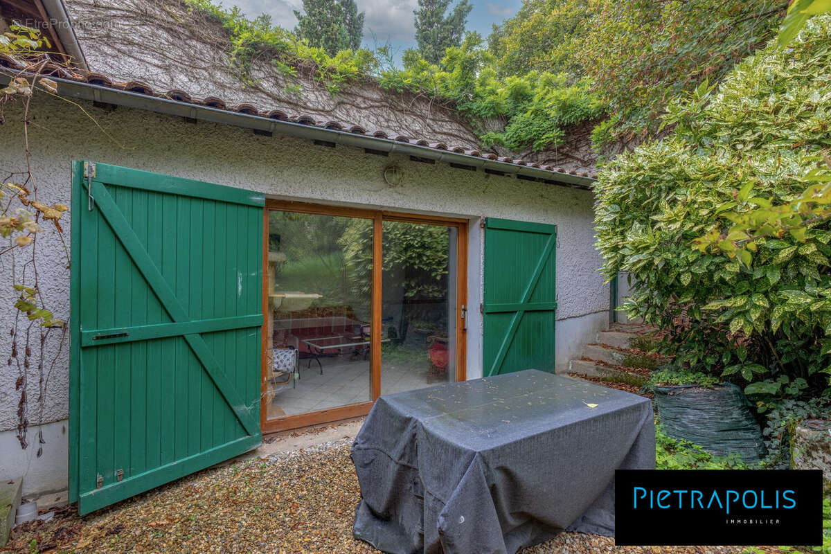 Maison à GENAY
