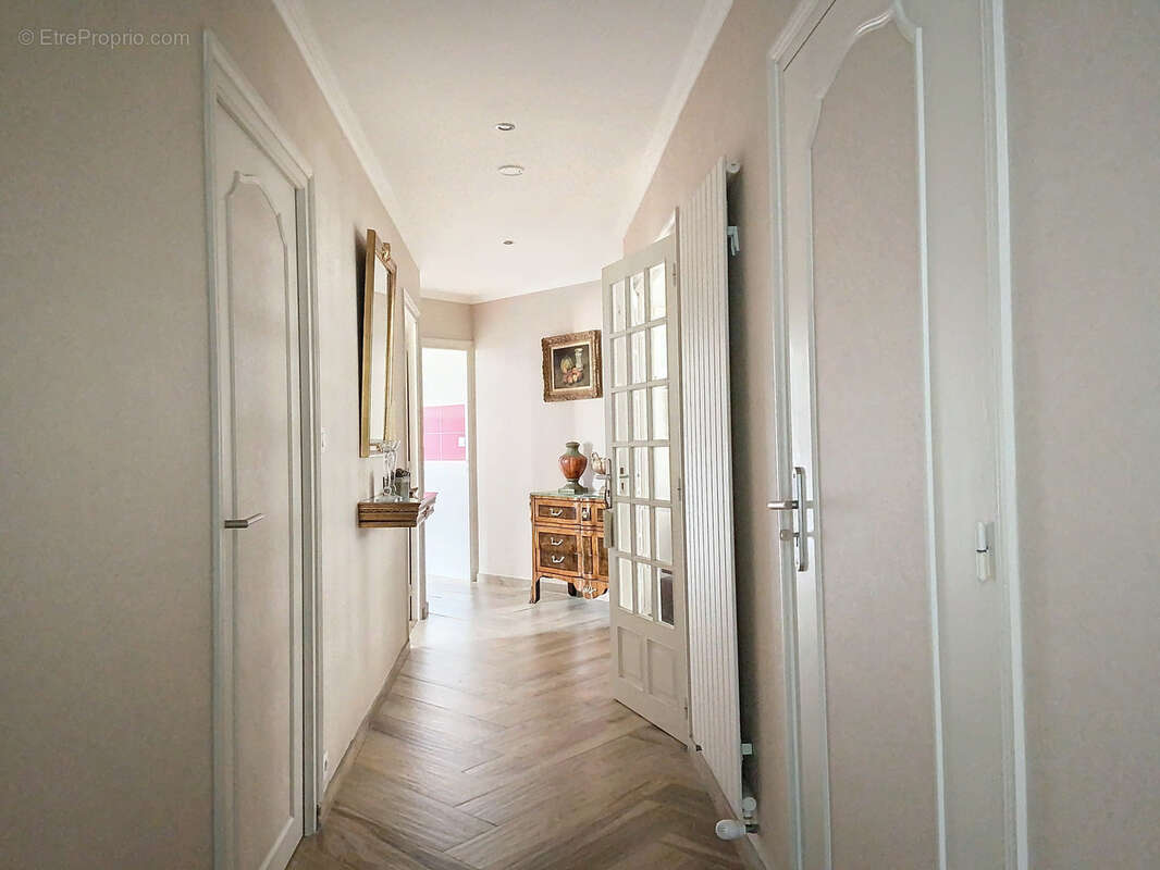 Maison à DONVILLE-LES-BAINS