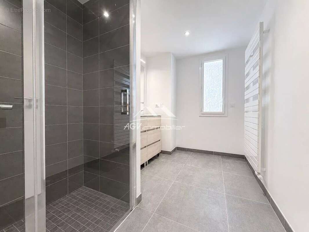 Appartement - Résidence sécurisée - 4 chambres - Alès - photo 12