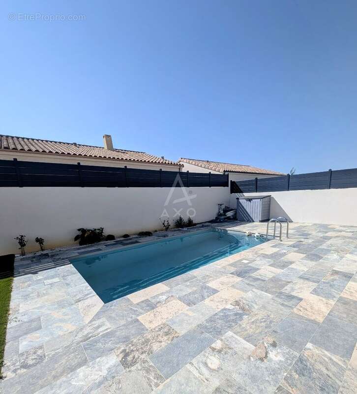 Maison 111 m² à Saint-Andre-De-Roquelongue  - photo 8