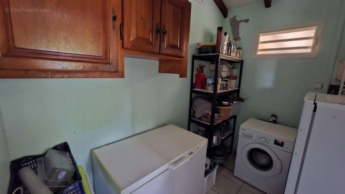 A VENDRE : Villa 2 T2 et 1 T4 (Vieux Habitants - 97119) - photo 14
