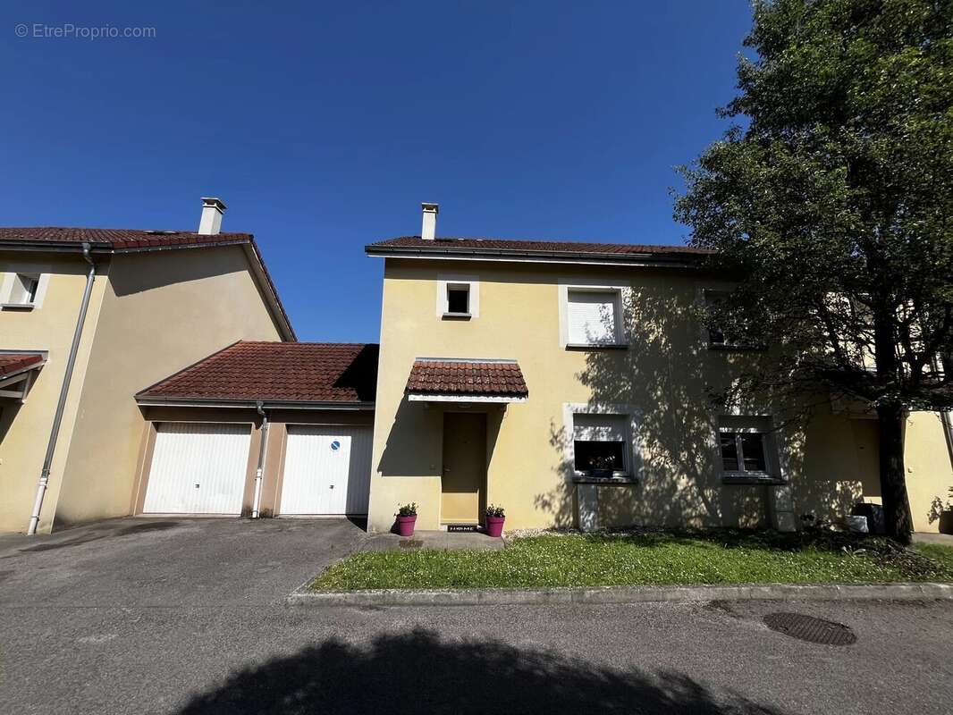 Maison à MORESTEL